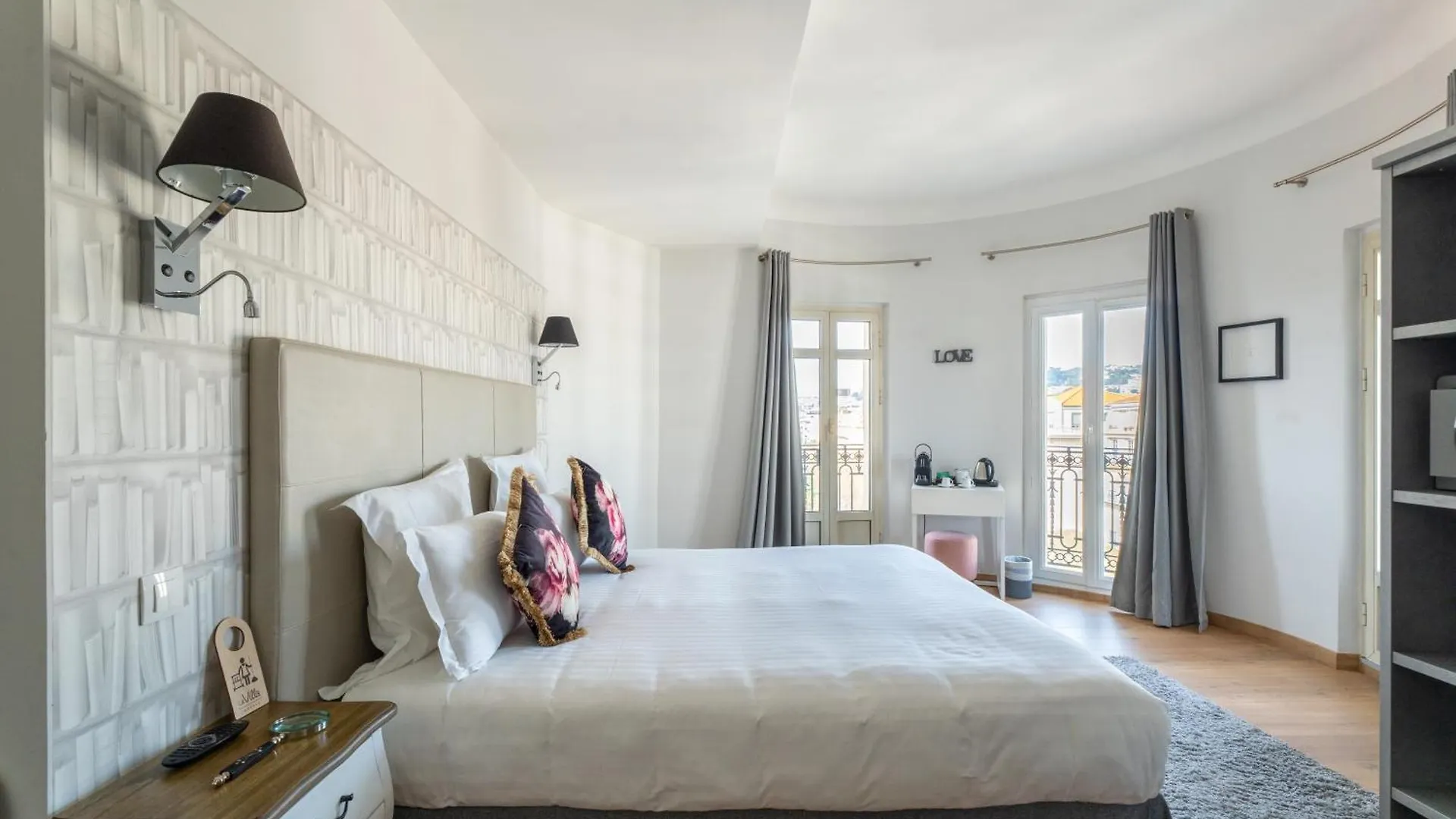 Hotel La Villa Nice Victor Hugo 3*,