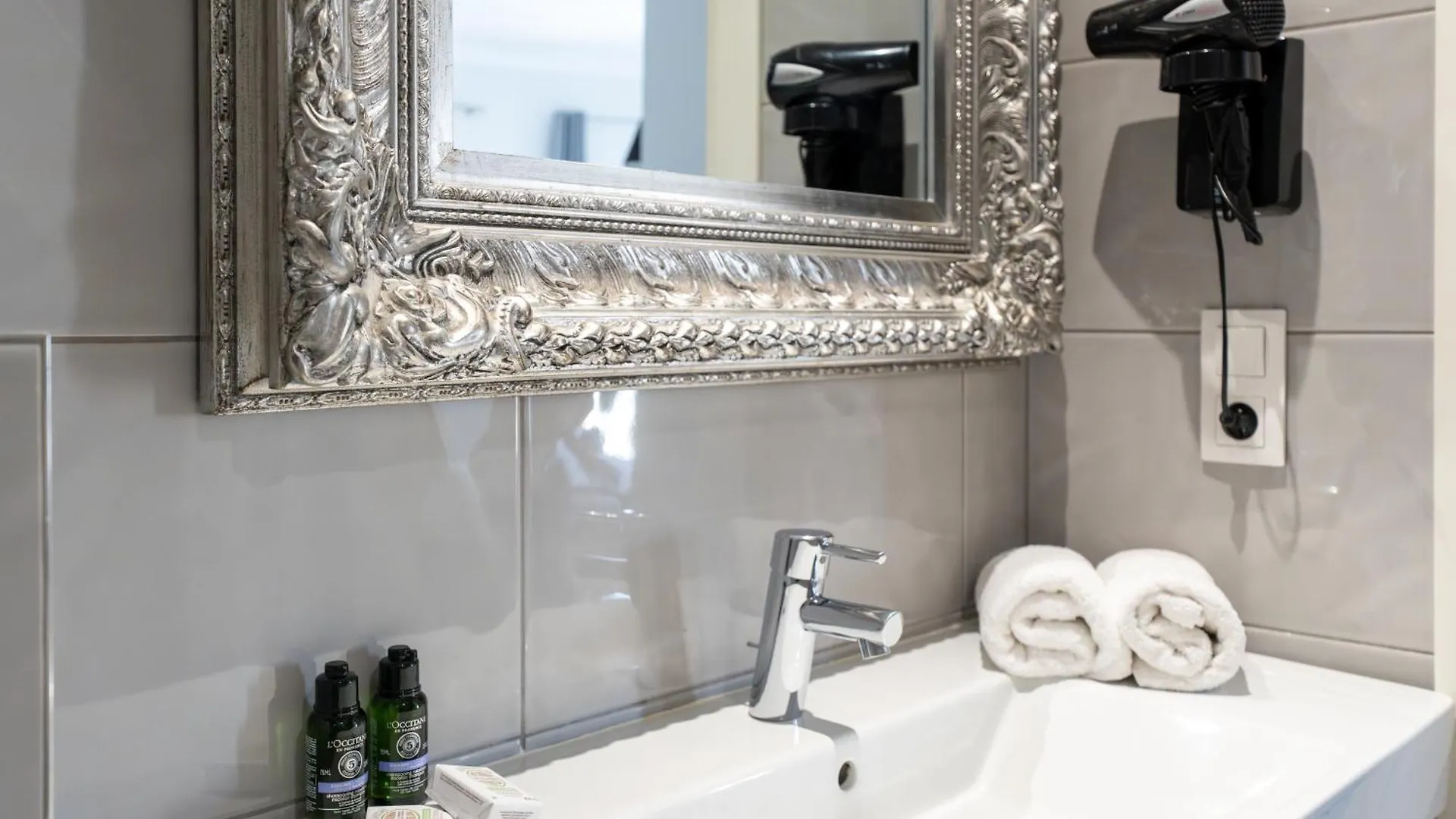 Hotel La Villa Nice Victor Hugo 3*,  France